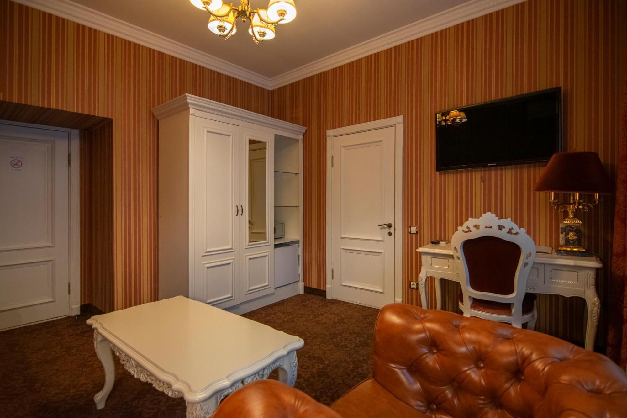 Royal Olympic Hotel Kyiv Exterior photo
