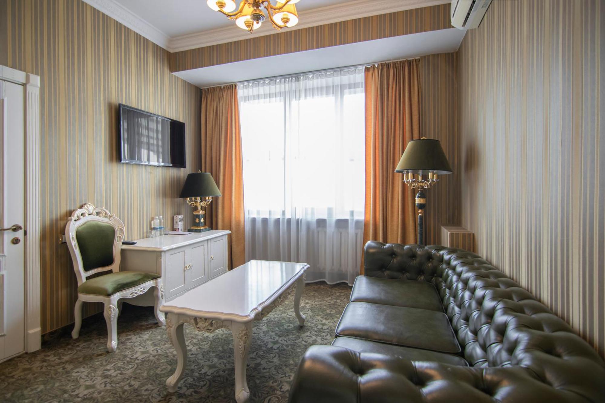Royal Olympic Hotel Kyiv Exterior photo