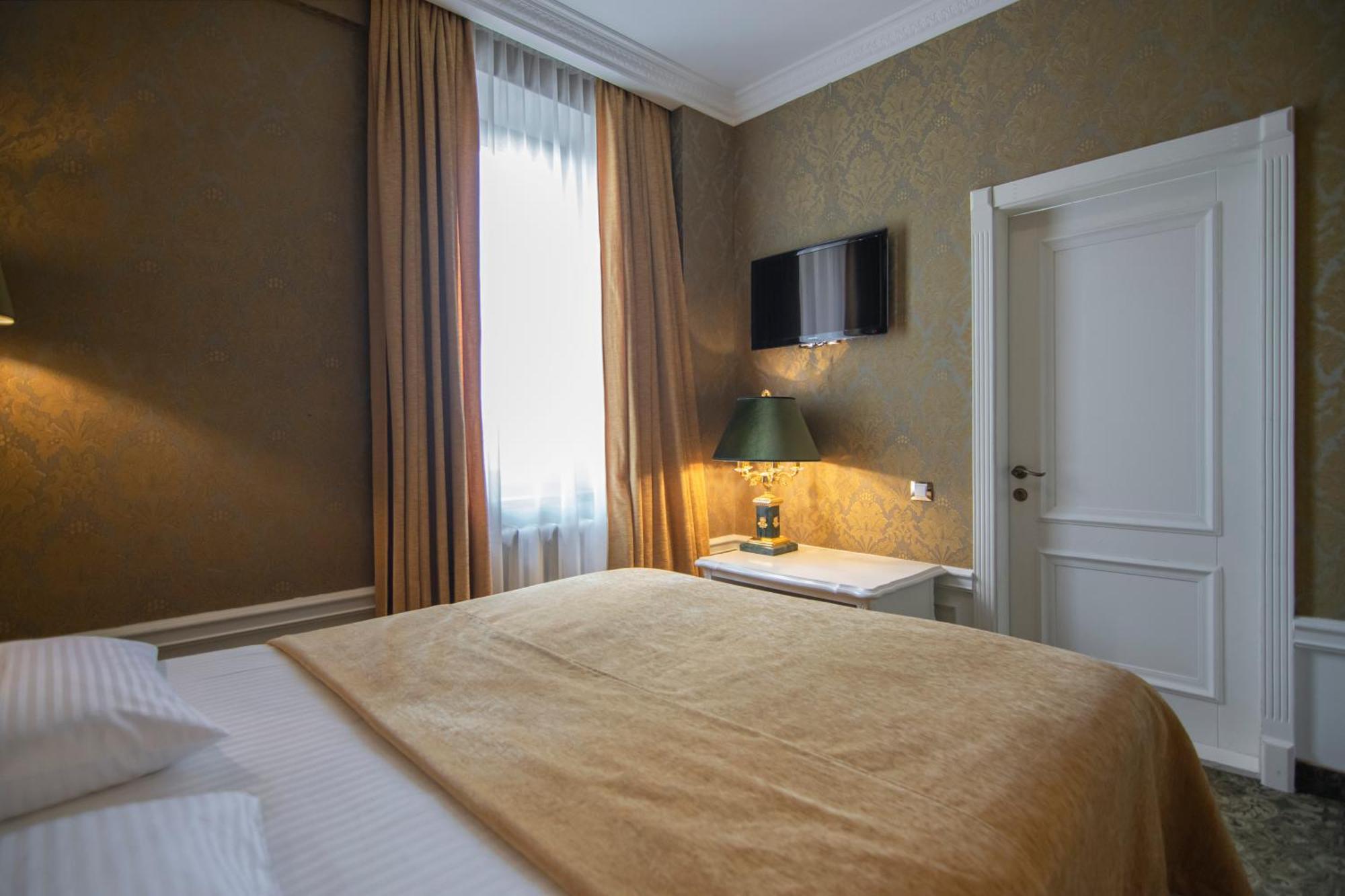 Royal Olympic Hotel Kyiv Exterior photo
